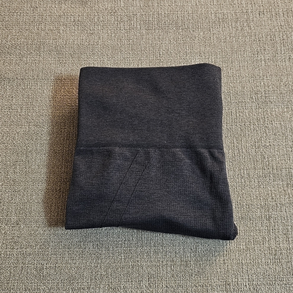 Lululemon Athletica Dark Gray Athletic Yoga Capri Leggings Size 6 - Picture 6 of 6